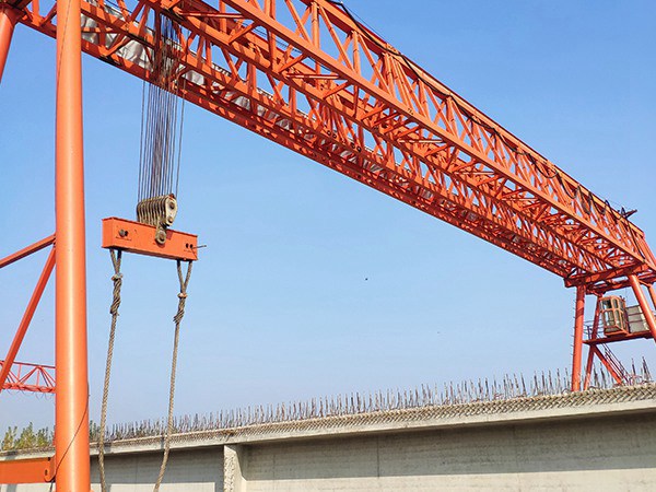 河北唐山龍門吊廠家 提高產品科技含量