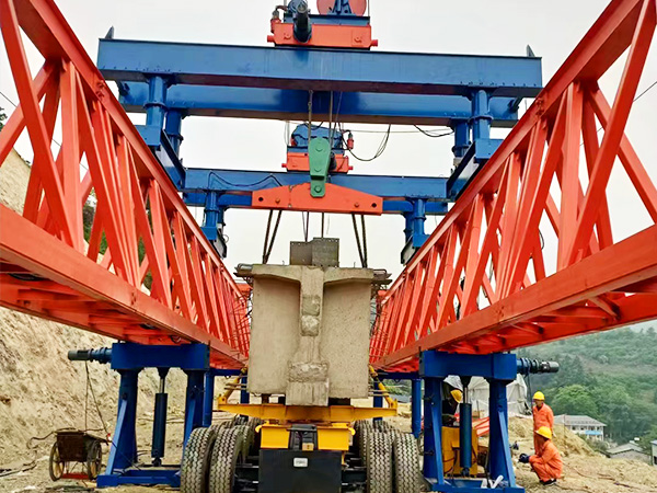 關(guān)于運梁車行駛時的注意事項 甘肅運梁車施工團隊