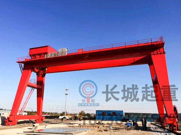 山東菏澤120噸龍門吊供應(yīng)商 門式起重機(jī)軌道的維保