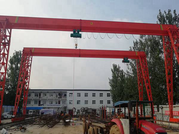 湖南邵陽(yáng)龍門(mén)吊廠家200噸龍門(mén)起重機(jī)的組成