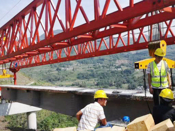 山西忻州架橋機(jī)公司生產(chǎn)單梁式花架式