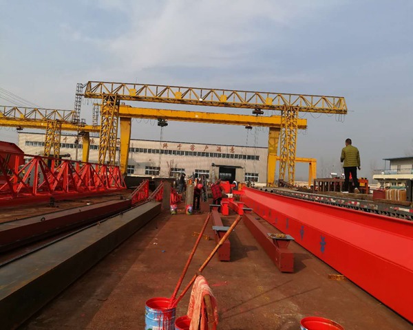 湖南長(zhǎng)沙龍門(mén)吊廠(chǎng)家有專(zhuān)人培訓(xùn)司機(jī)