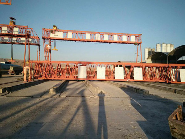 遼寧盤錦龍門吊公司所有電器均安裝安全裝置