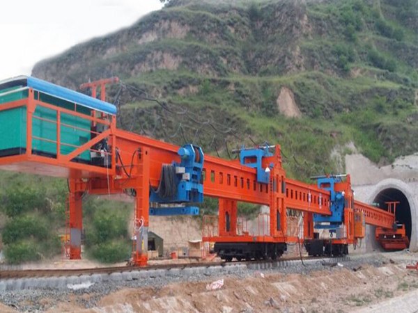 云南怒江架橋機(jī)廠家30年堅(jiān)持誠信經(jīng)營