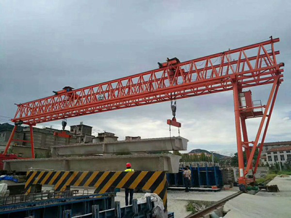 內(nèi)蒙古包頭門式起重機(jī)廠家常規(guī)檢查項(xiàng)