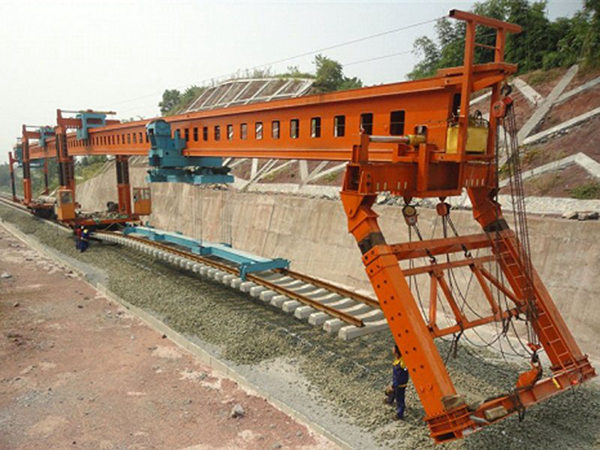 安徽六安架橋機(jī)公司過(guò)孔操作步驟了解下