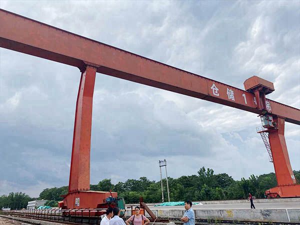 湖北鄂州龍門吊租賃廠家雙支腿