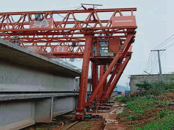 云南玉溪龍門吊租賃廠家帶輪式