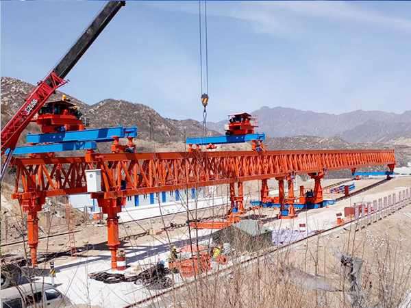 云南昭通200噸架橋機(jī)租賃廠家下雪不怕