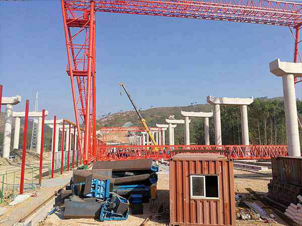 大興安嶺龍門吊作業(yè)環(huán)境 門式起重機(jī)結(jié)構(gòu)