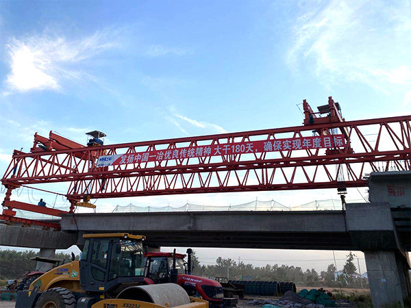  陜西延安架橋機(jī)廠家生產(chǎn)各類型號(hào)起重機(jī)